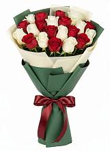 Букет Микс из красных и белых роз в Верхнем Мамоне