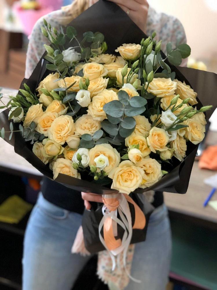 Букет цветов из: Розы и Лизиантусы в Верхнем Мамоне