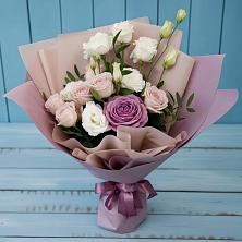 Букет цветов из:  Розы и Лизиантусы в Верхнем Мамоне