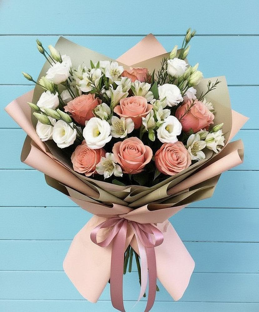 Букет цветов из: Розы, Альстромерии и Лизиантусы в Верхнем Мамоне