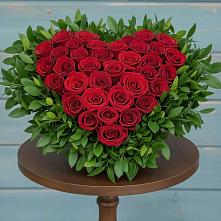 Цветочная композиция из Розы в виде сердца #REPLACE_PRED# Верхнем Мамоне