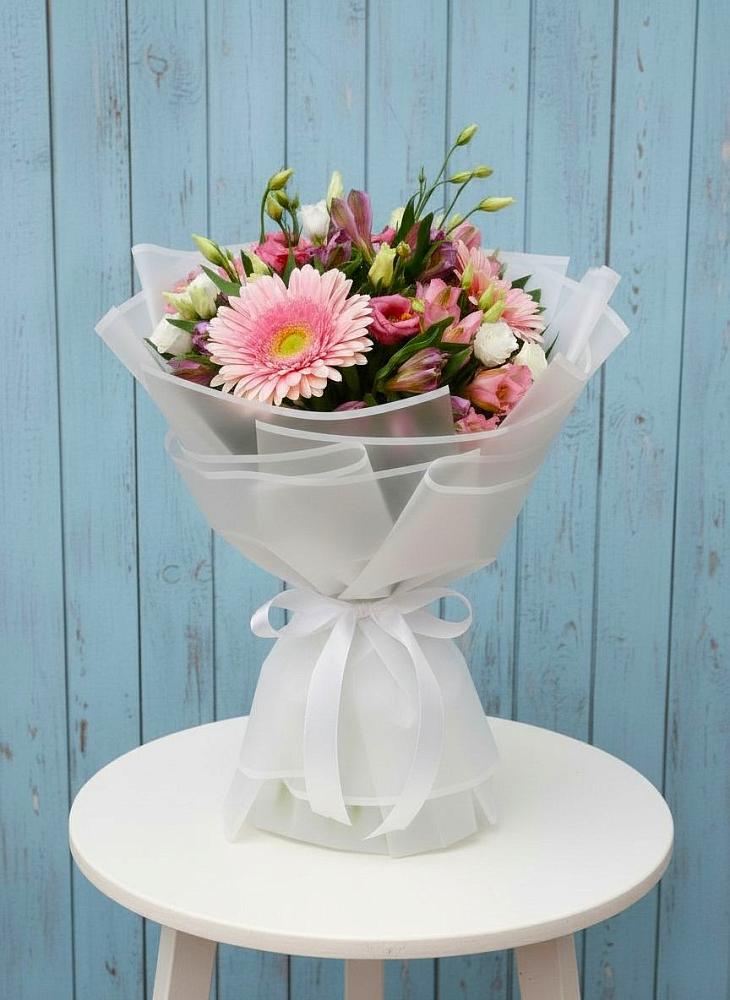 Букет цветов из: Герберы, Альстромерии и Лизиантусы в Верхнем Мамоне