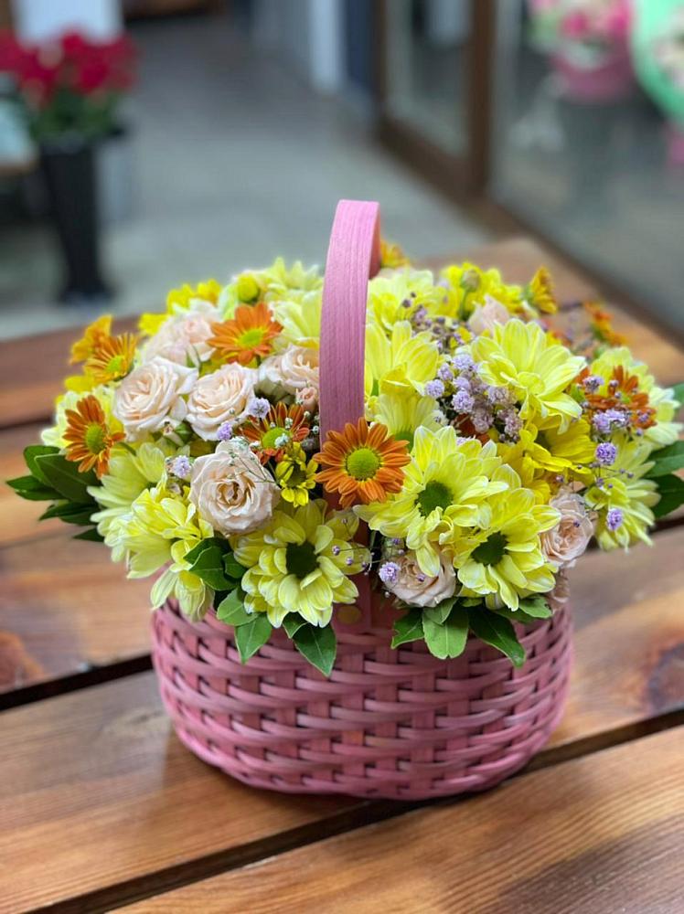Цветочная композиция из Хризантемы и Розы в корзине в Верхнем Мамоне