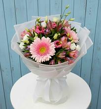 Букет цветов из:  Герберы, Альстромерии и Лизиантусы #REPLACE_PRED# Верхнем Мамоне