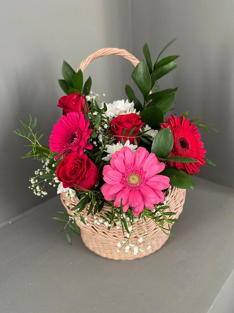 Цветочная композиция из Розы, Хризантемы и Герберы в корзине в Верхнем Мамоне